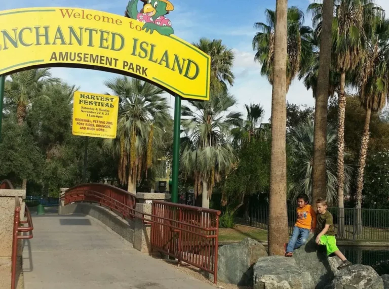enchanted island amusement park in Phoenix, AZ